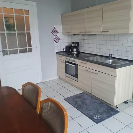 Geraeumige 2-z-whg M Wohnkueche Fuer 4 P Im 4 Og Appartement Niederdorla